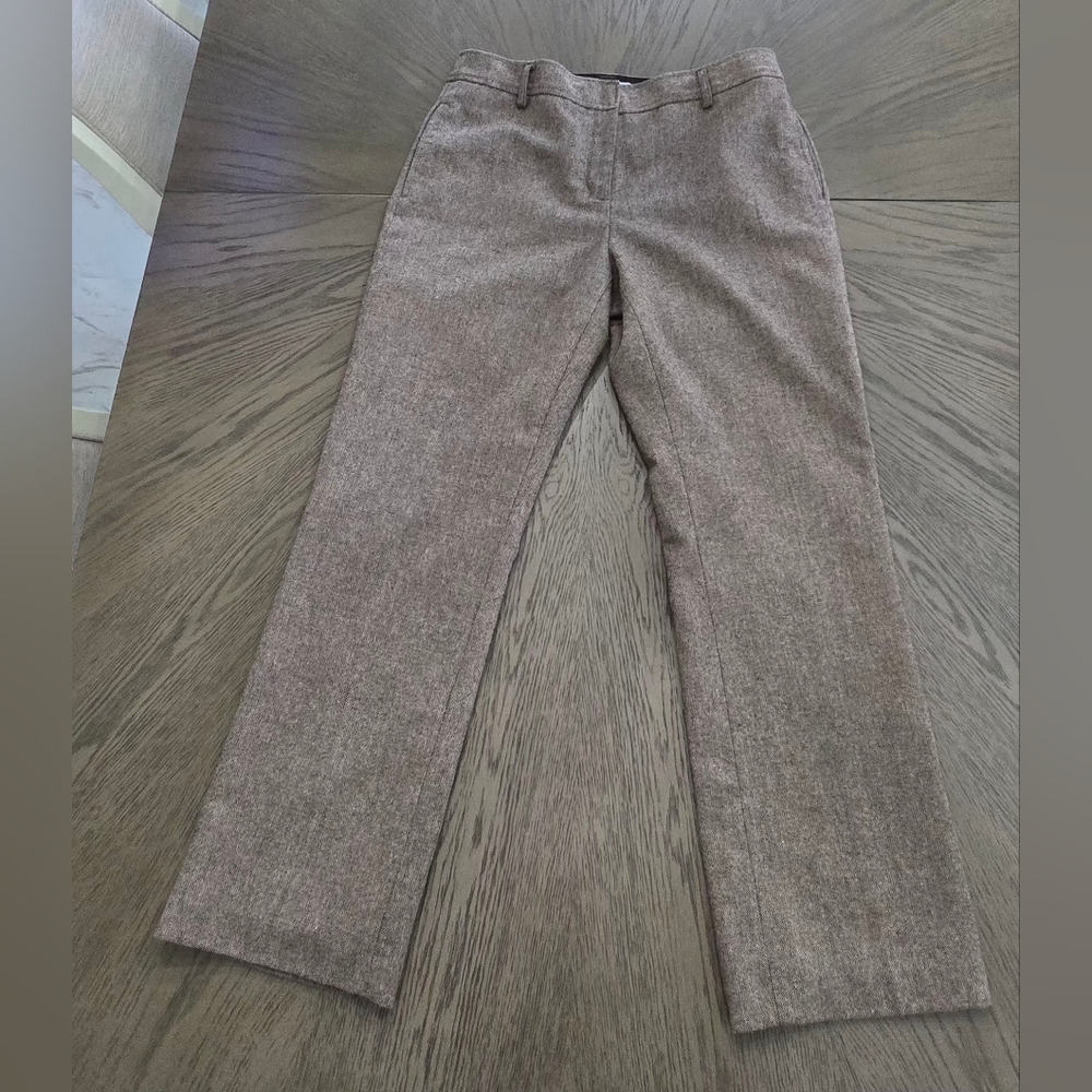 Charter Club Classic Fit Dress Pants Women’s Size 10 Wool Blend Brown.   I#030